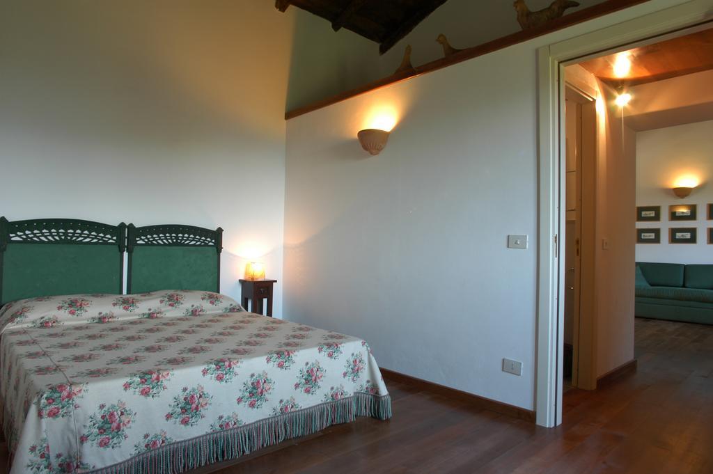 הוילה Tortorici Valle Maira, Agriturismo Nel Parco Dei Nebrodi חדר תמונה