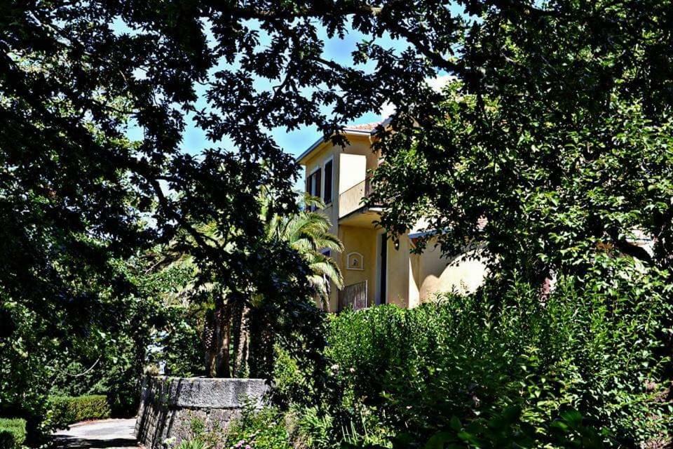 הוילה Tortorici Valle Maira, Agriturismo Nel Parco Dei Nebrodi מראה חיצוני תמונה